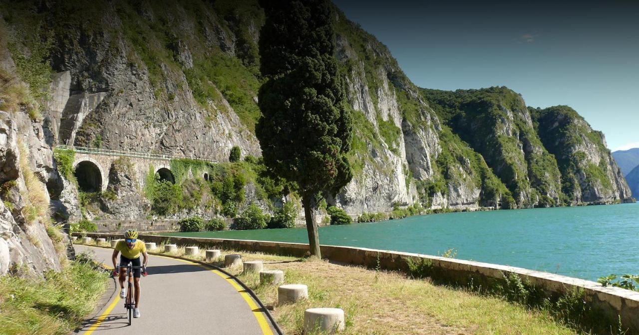 In Riva Al Lago Di Iseo Residenza Loft Marone Exterior foto